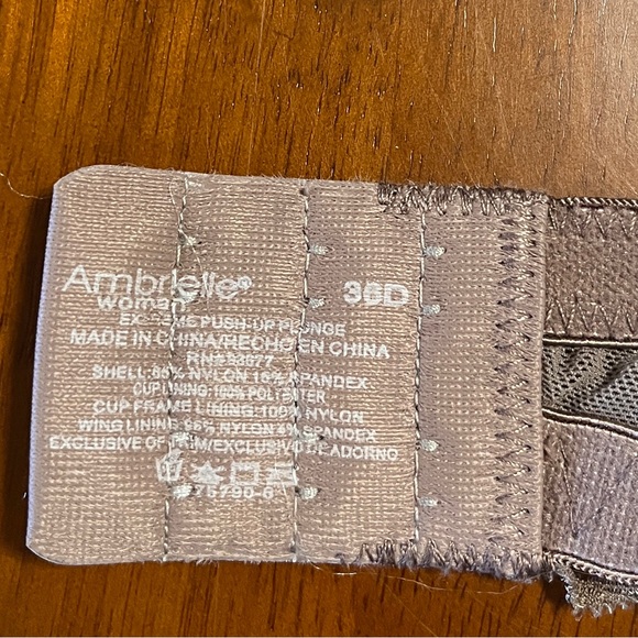 Ambrielle Extreme Push Up Bra Size 36D Plunge Underwire Lace with Modesty Panel - Picture 3 of 4